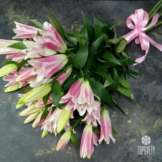 Букет из 9 розовых лилий