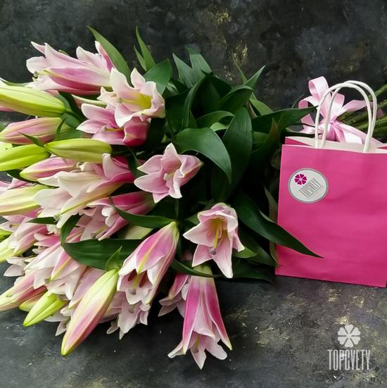 Букет из 9 розовых лилий