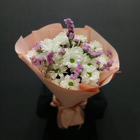 Букет из 5 кустовой хризантемы и статицы