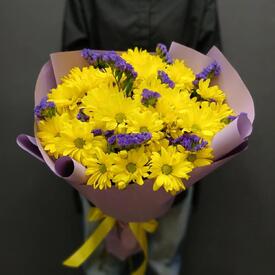 Букет из 5 кустовой хризантемы и статицы