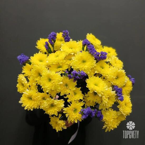 Букет из 5 кустовой хризантемы и статицы