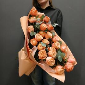 Букет из 25 пионовидных роз Кахала 50см