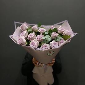 Букет из 15 роз Оушен Сонг 50см