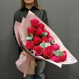 Букет из 15 роз Хот Спот 50см