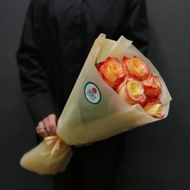 Букет из 5 роз Кабарет 50см