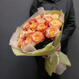 Букет из 19 роз Кабарет 50см