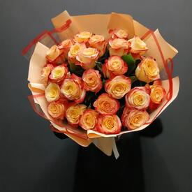 Букет из 25 роз Кабарет 50см