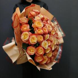 Букет из 51 розы Кабарет 50см
