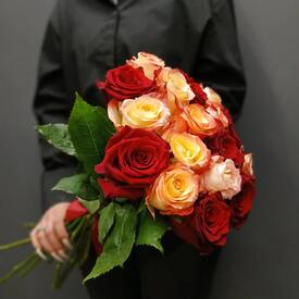 Букет из 17 роз микс 50см