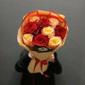 Букет из 9 роз микс 50см