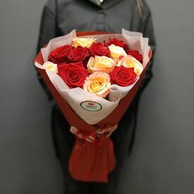 Букет из 13 роз микс 50см