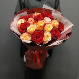 Букет из 17 роз микс 50см