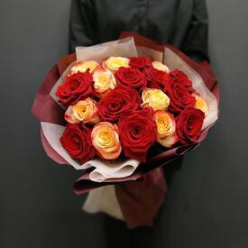 Букет из 19 роз микс 50см