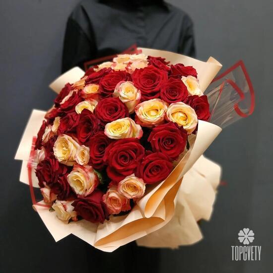 Букет из 51 розы микс 50см 