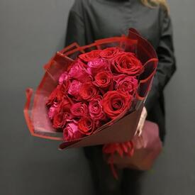 Букет из 21 розы микс 50см