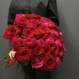 Букет из 35 роз микс 50см