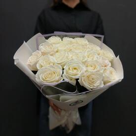 Букет из 19 роз Плайя Бланка 50см