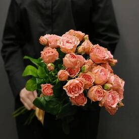 Букет из 5 кустовых роз 50см