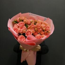Букет из 7 кустовых роз 50см