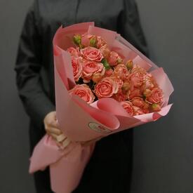 Букет из 7 кустовых роз 50см