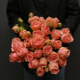 Букет из 9 кустовых роз 50см
