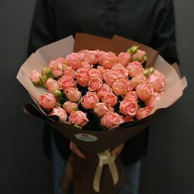 Букет из 13 кустовых роз 50см
