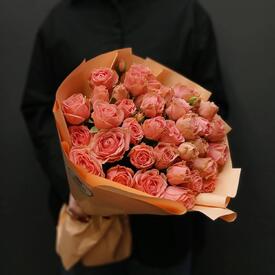 Букет из 9 кустовых роз 50см