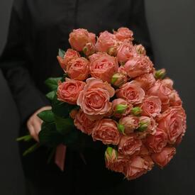Букет из 19 кустовых роз 50см