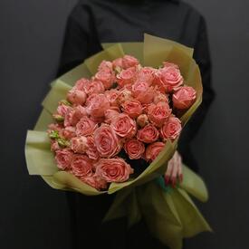 Букет из 19 кустовых роз 50см