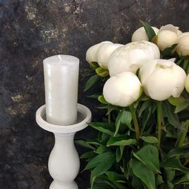 Букет из 13 белых пионов