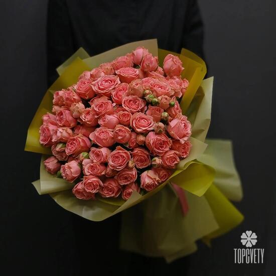 Букет из 25 кустовой розы 50см