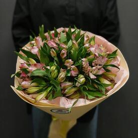 Букет из 15 розовых альстромерий