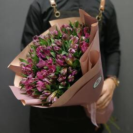 Букет из 21 фиолетовой альстромерии