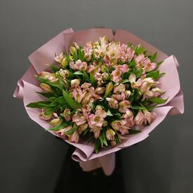 Букет из 19 розовых альстромерий