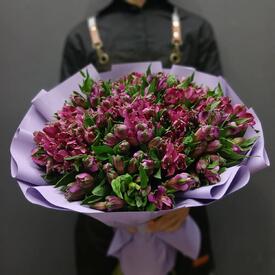 Букет из 35 фиолетовых альстромерий