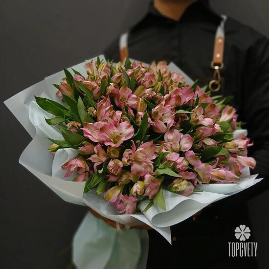 Букет из 25 розовых альстромерий