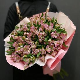 Букет из 35 розовых альстромерий
