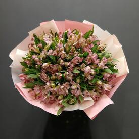 Букет из 35 розовых альстромерий