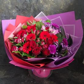 Букет из кустовых роз и гербер 