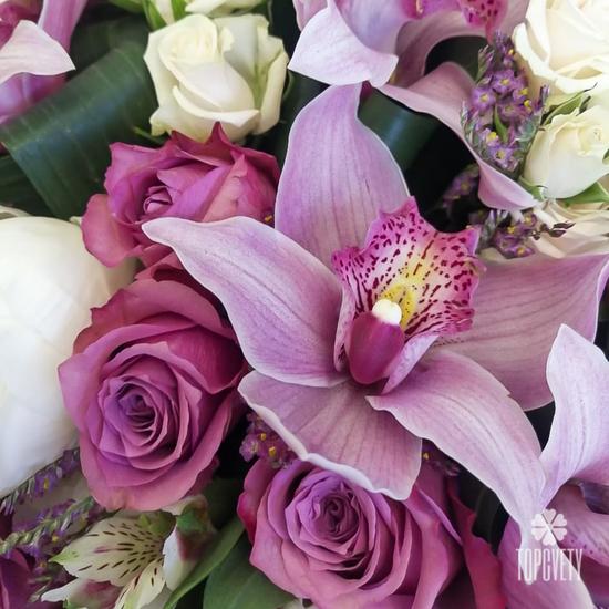Букет из  роз, пионов и орхидей