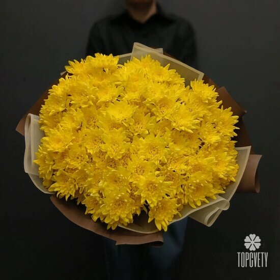Букет из 21 жёлтых кустовых хризантем 