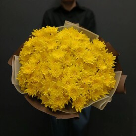 Букет из 21 жёлтых кустовых хризантем 