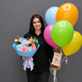 Комбо букет + шоколад + 5 шаров
