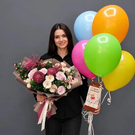 Комбо букет + шоколад + 5 шаров