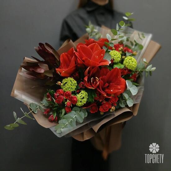 Букет из амариллиса, кустовой розы и альстромерий