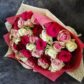 Букет из 51 розы микс 35см