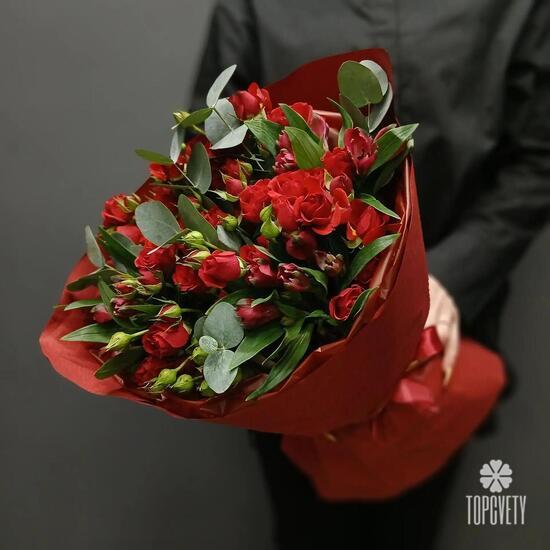 Букет из  кустовых роз и альстромерии