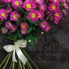 Букет из 21 розовой кустовой хризантемы Сантини №205