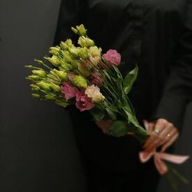 Букет из 3 розовых эустом