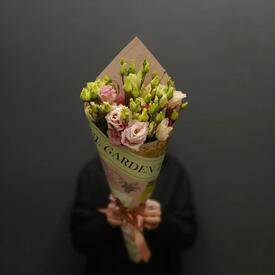 Букет из 5 розовых эустом